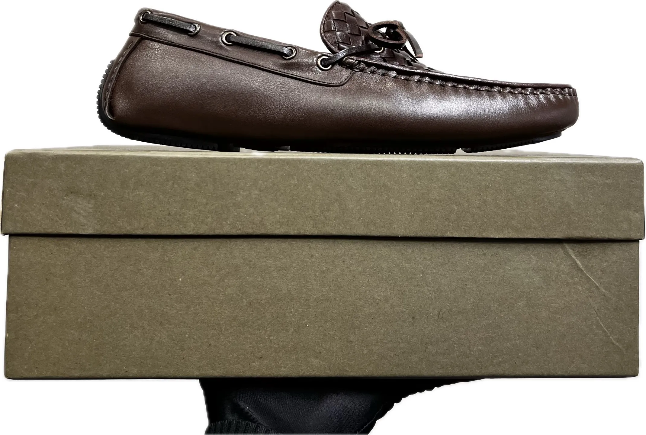 Factory price 480 BV〰️Purely handmade classic men's beanie shoes👉👉driving shoes, slip-on shoes, woven with cowhide imported from Italy, 💕water-dyed cowhide lining, 🔊original outsole, waterproof platform design, comfortable on the feet. A good choice for traveling and driving, two colors available, code number: 38-44, (45 can be customized)